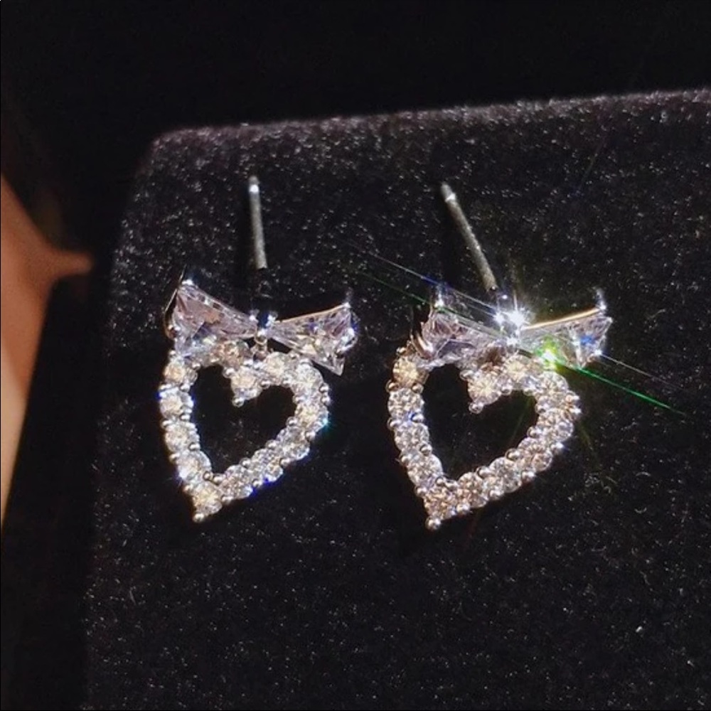 New 925 Silver Sweet Heart Diamond Stud Earrings - Picture 5 of 6